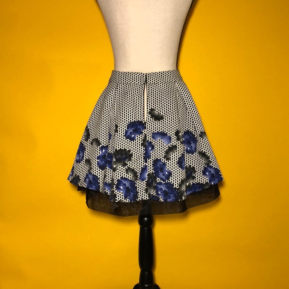 Express Back Zip Mini Skirt With Two Pockets - image 4